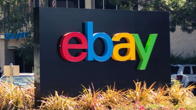 eBay: "moglie usata" in vendita, offerte per 70 mila euro